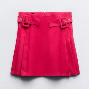 Zara Pleated Pink Mini Skirt with Buckle Detail